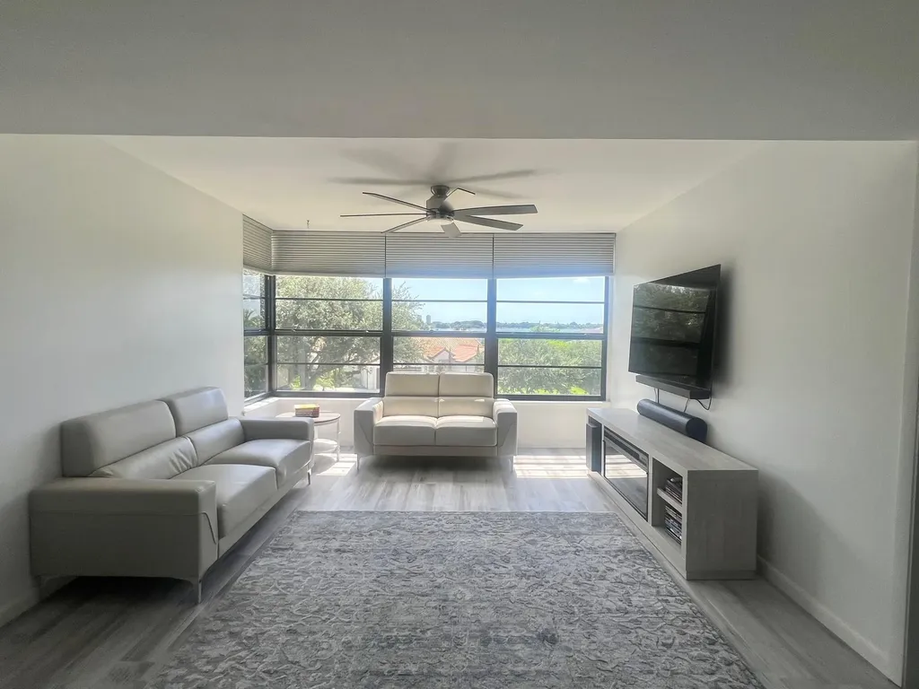 3516 Whitehall Drive West Palm Beach FL 33401