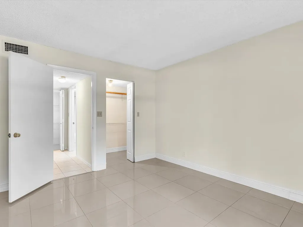 470 NW 20th Street Boca Raton FL 33431