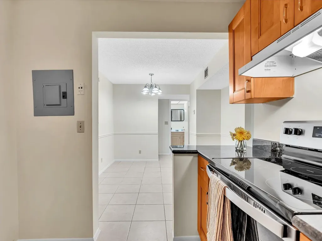 470 NW 20th Street Boca Raton FL 33431