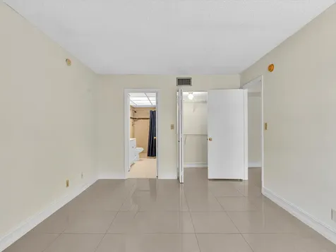 470 NW 20th Street Boca Raton FL 33431