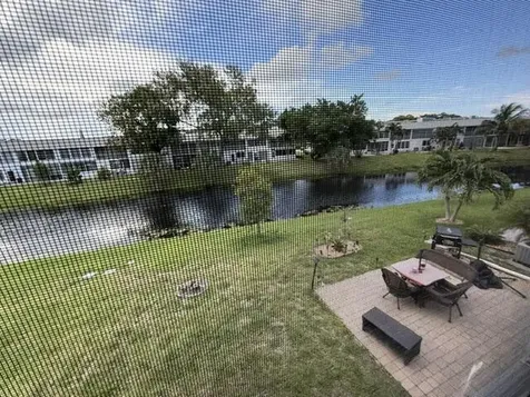 76 Markham D Deerfield Beach FL 33442