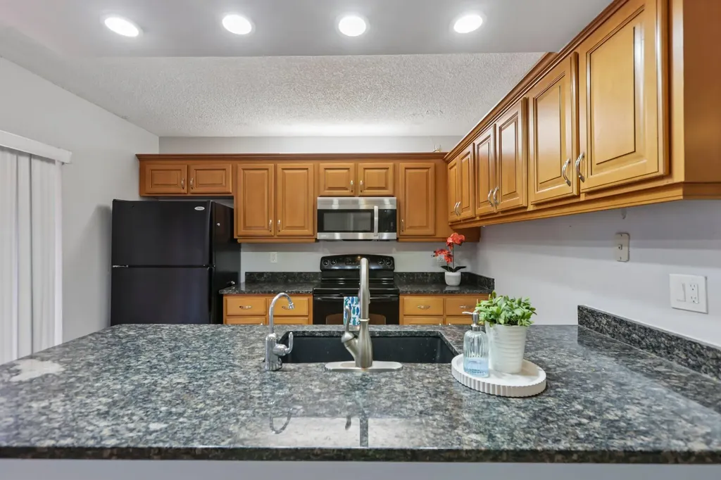 1176 SW 118th Terrace Davie FL 33325