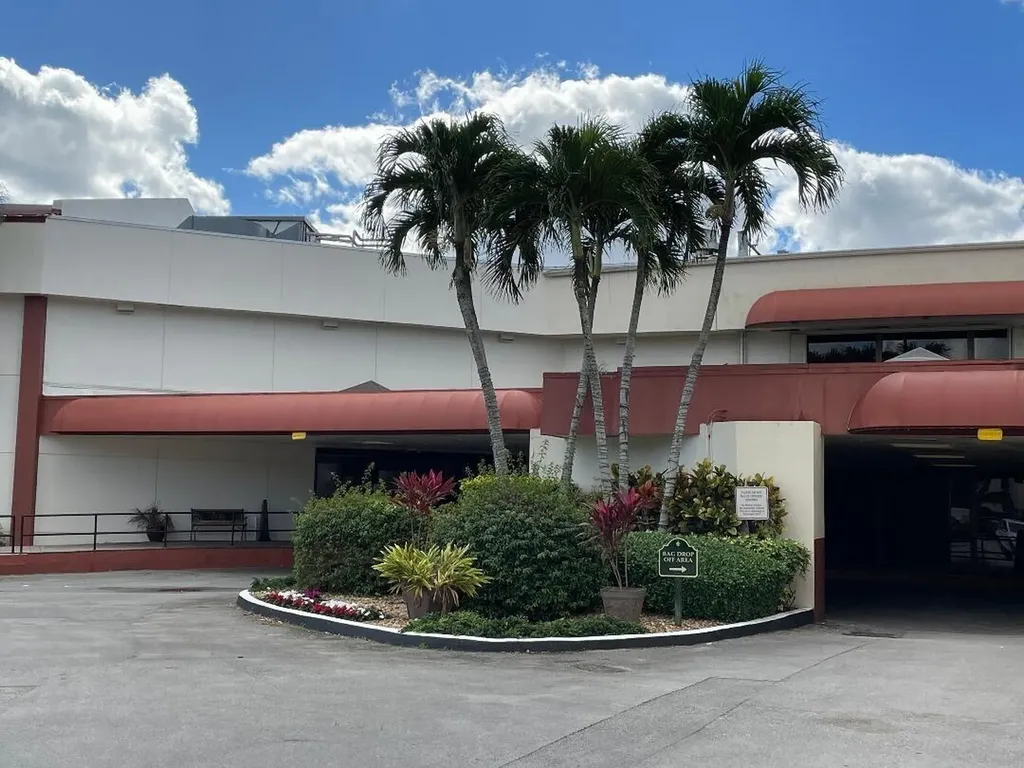 9923 S Hollybrook Lake Drive S Pembroke Pines FL 33025
