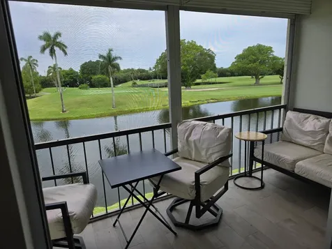 9923 S Hollybrook Lake Drive S Pembroke Pines FL 33025
