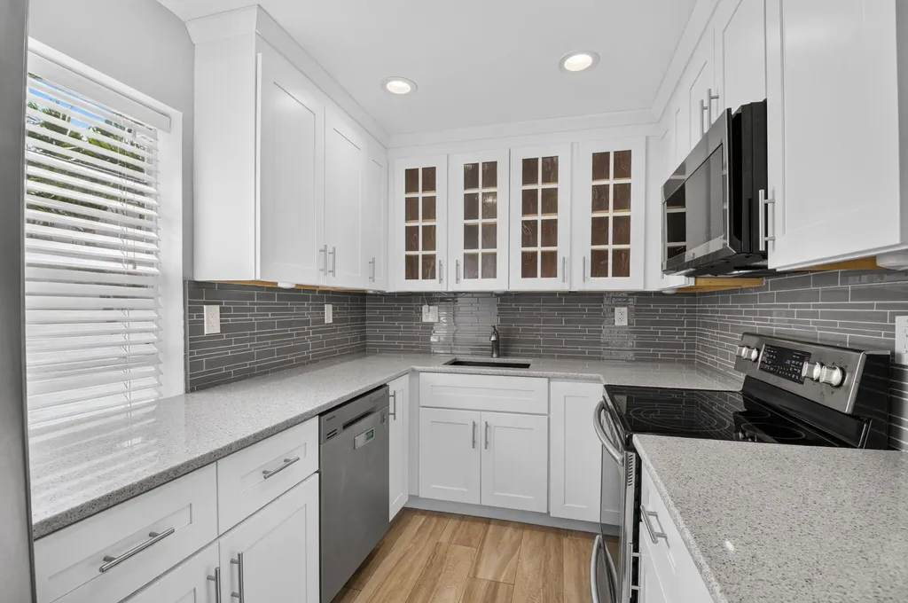 374 Capri H Delray Beach FL 33484