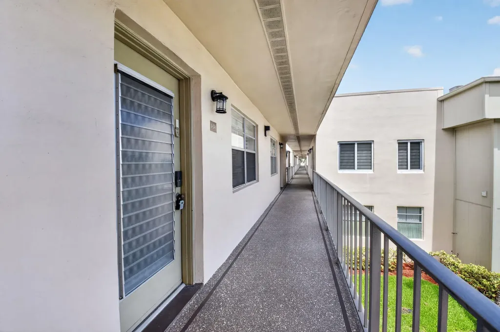 374 Capri H Delray Beach FL 33484