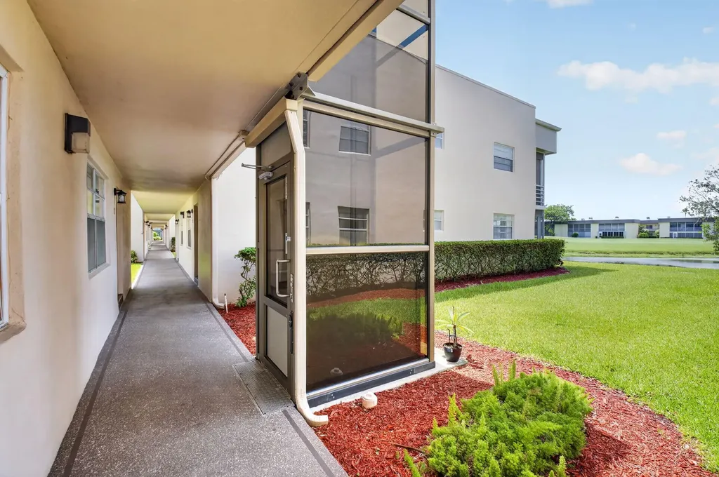 374 Capri H Delray Beach FL 33484