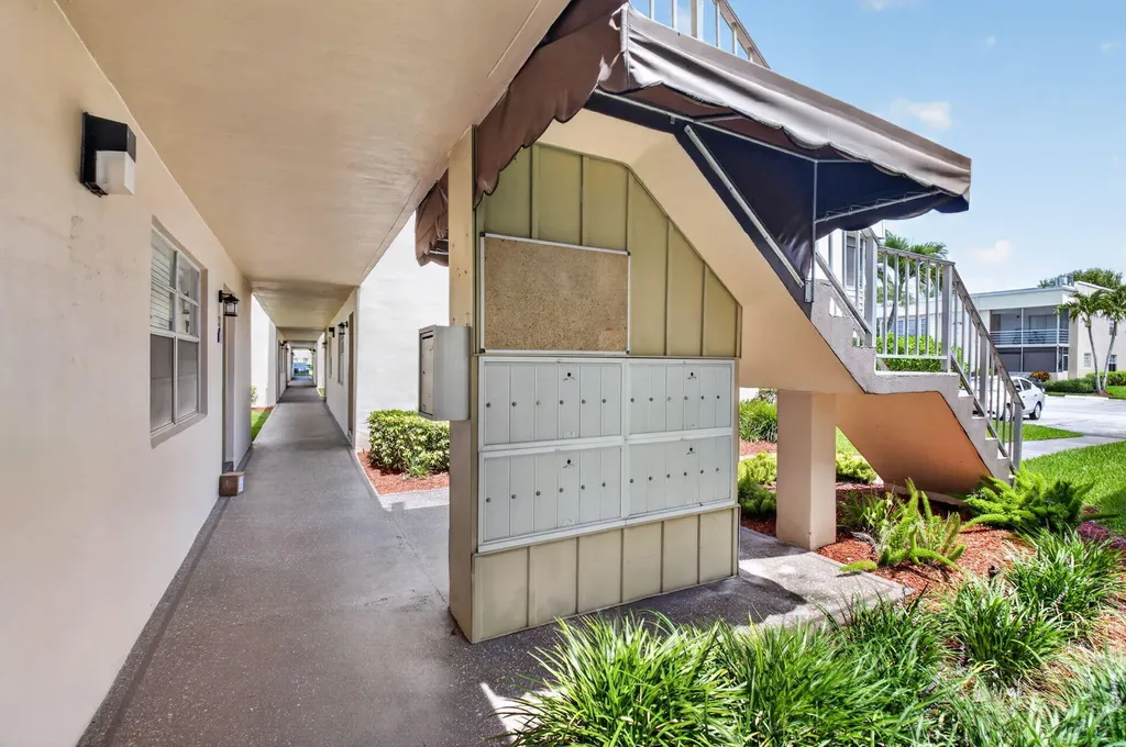 374 Capri H Delray Beach FL 33484