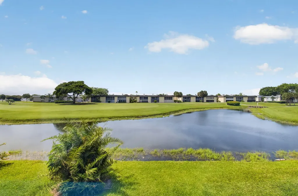 374 Capri H Delray Beach FL 33484