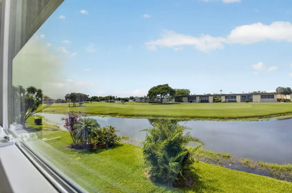374 Capri H Delray Beach FL 33484
