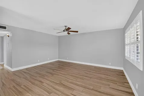 374 Capri H Delray Beach FL 33484