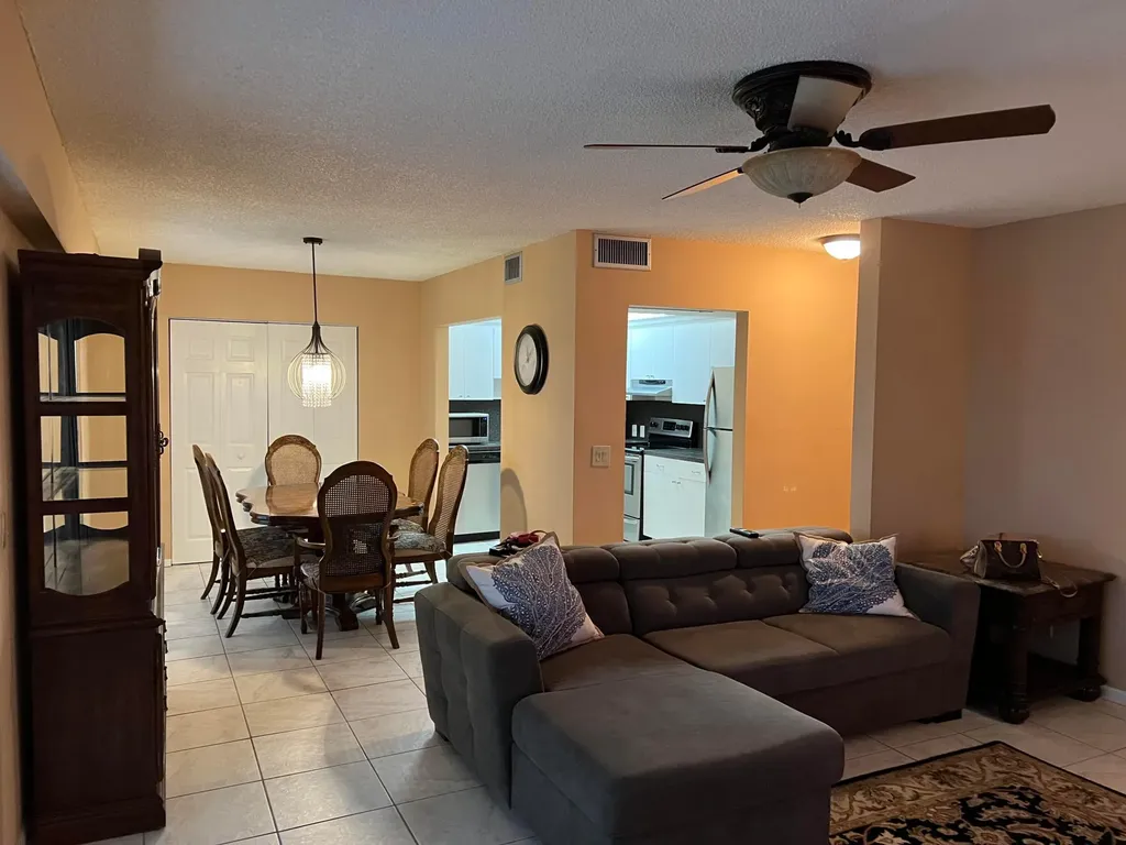 203 Suffolk Boca Raton FL 33434