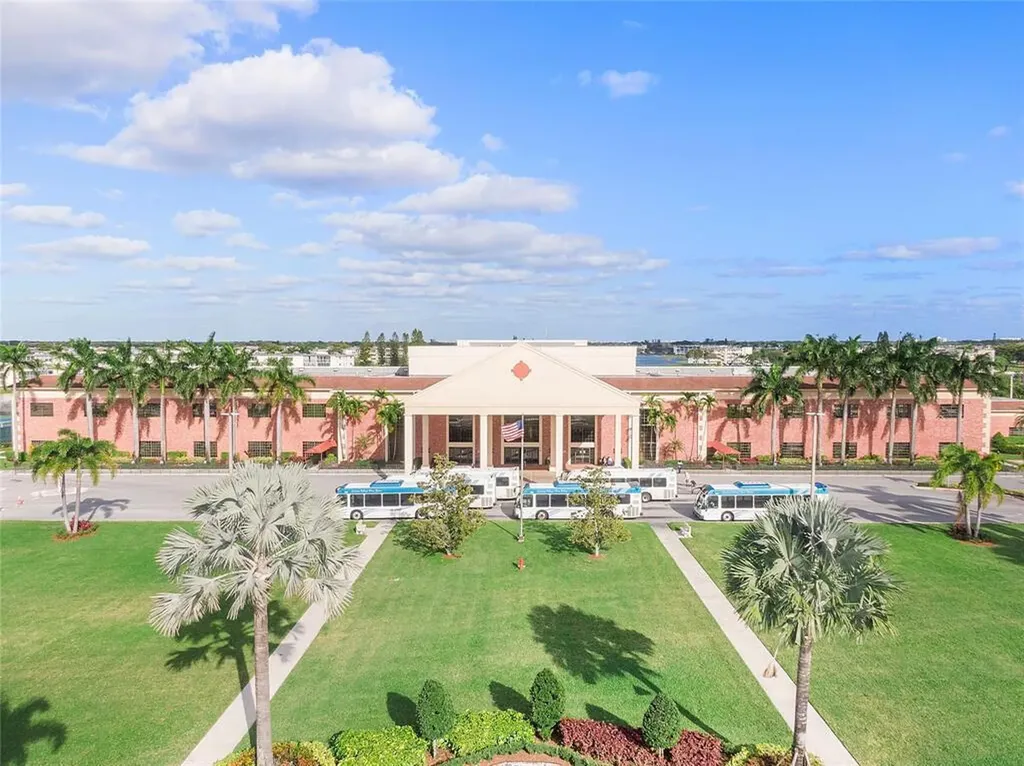 203 Suffolk Boca Raton FL 33434