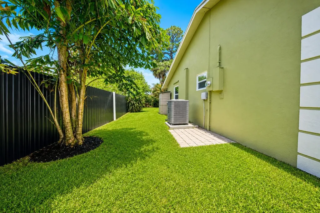 17285 Sapp Place Jupiter FL 33458