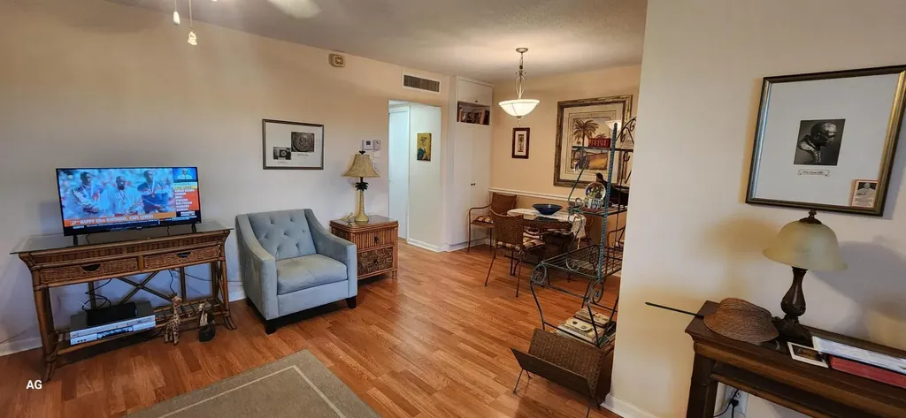 15 SE 13th Street Boca Raton FL 33432
