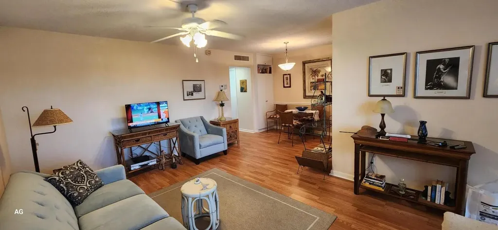 15 SE 13th Street Boca Raton FL 33432