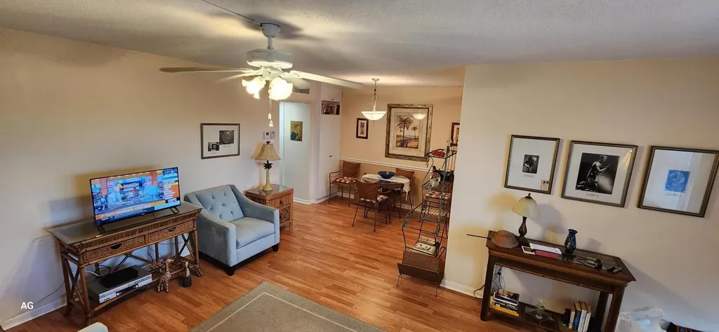 15 SE 13th Street Boca Raton FL 33432