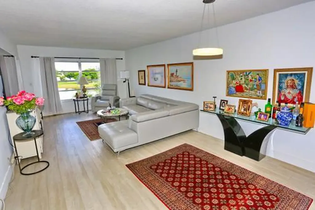 2801 N Palm Aire Drive Pompano Beach FL 33069