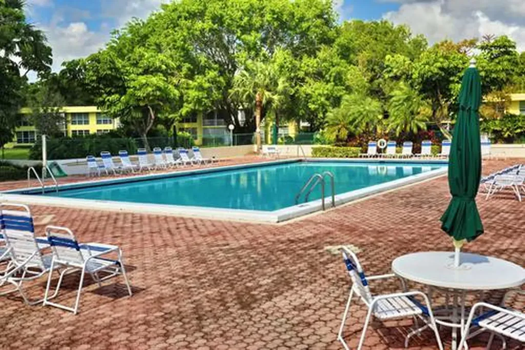 2801 N Palm Aire Drive Pompano Beach FL 33069