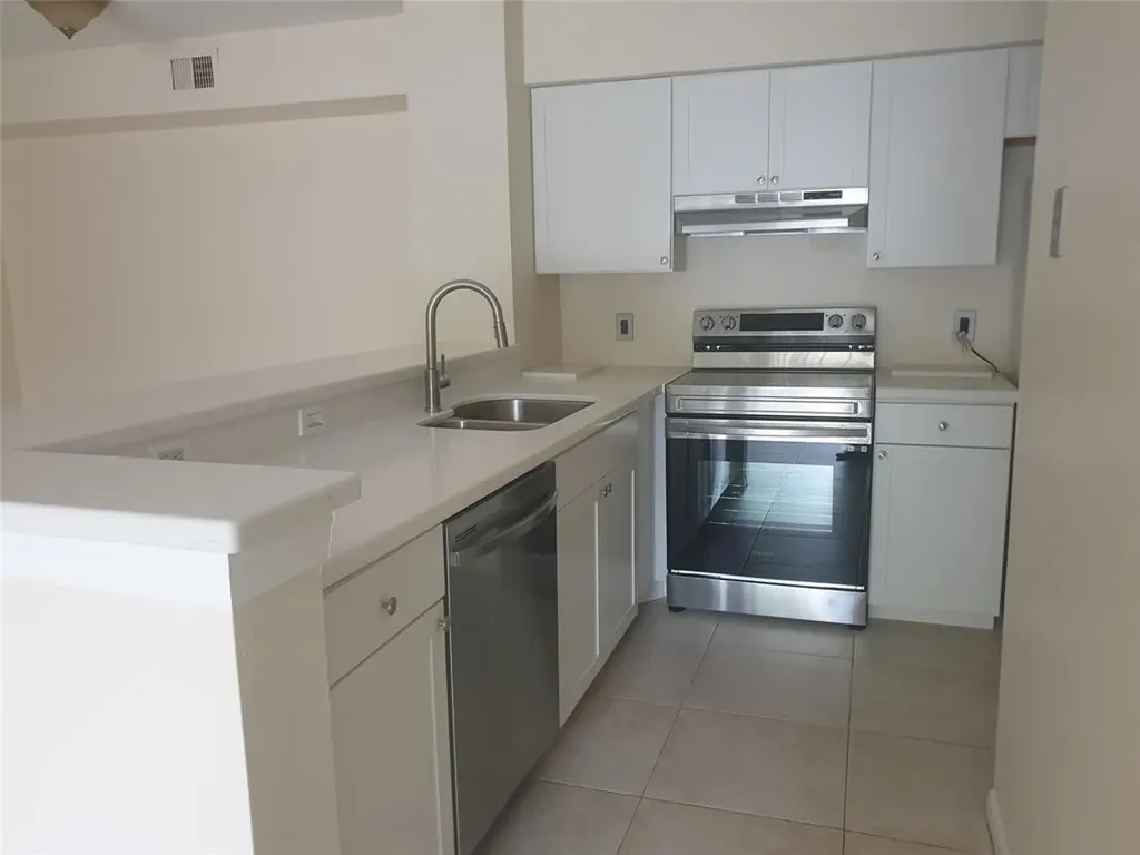 520 S Park Road Hollywood FL 33021