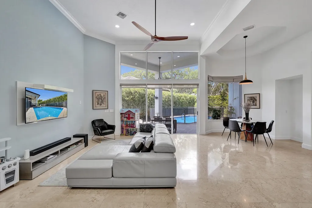 3348 Oak Hill Street Hollywood FL 33312