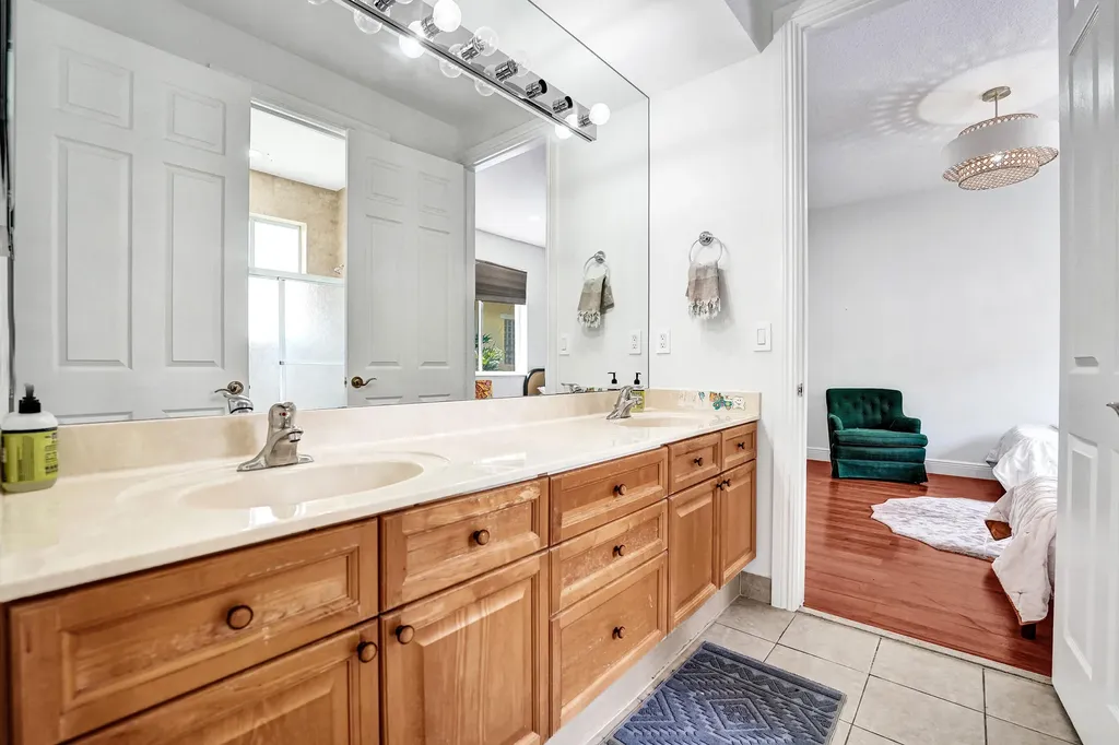 3348 Oak Hill Street Hollywood FL 33312