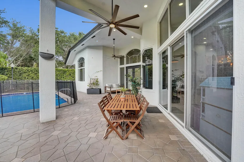 3348 Oak Hill Street Hollywood FL 33312