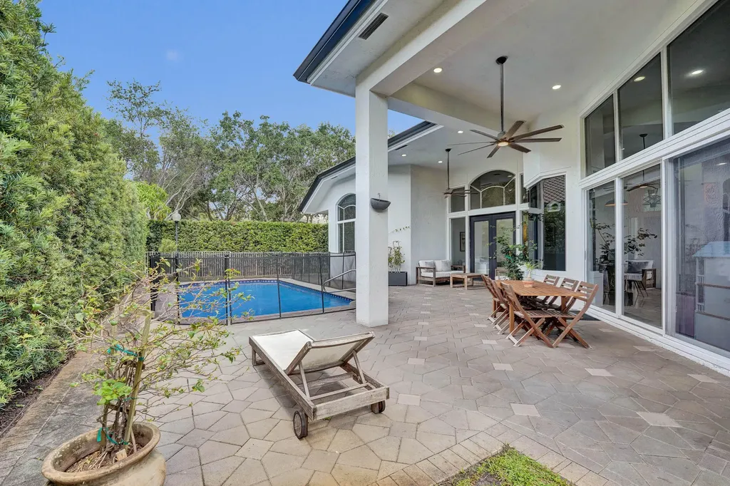 3348 Oak Hill Street Hollywood FL 33312