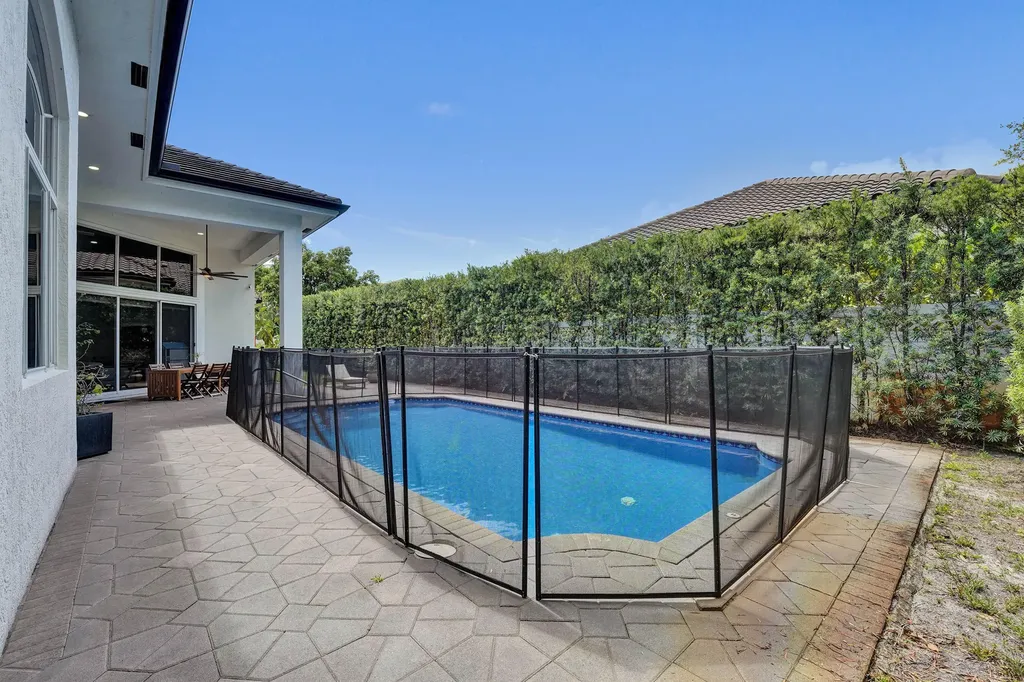 3348 Oak Hill Street Hollywood FL 33312
