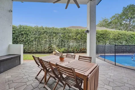 3348 Oak Hill Street Hollywood FL 33312