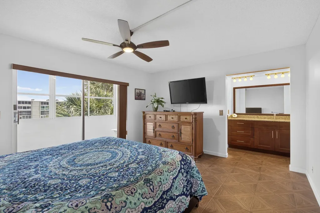 307 Wellington C West Palm Beach FL 33417