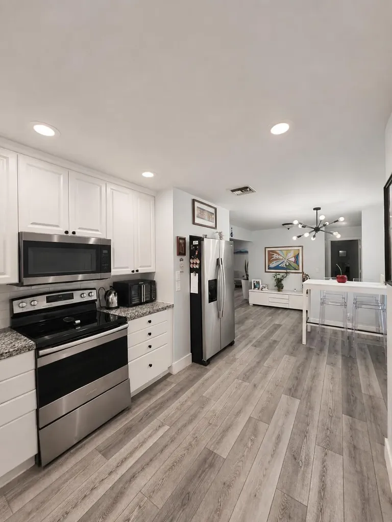 3873 NW 2nd Court Deerfield Beach FL 33442