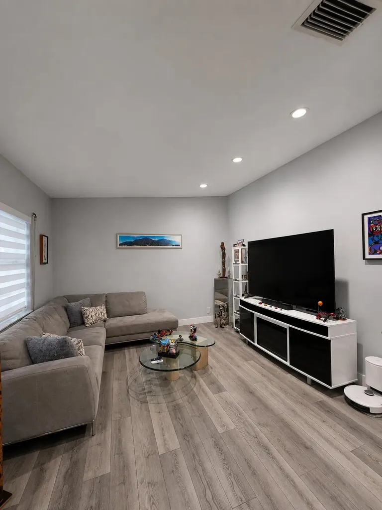 3873 NW 2nd Court Deerfield Beach FL 33442
