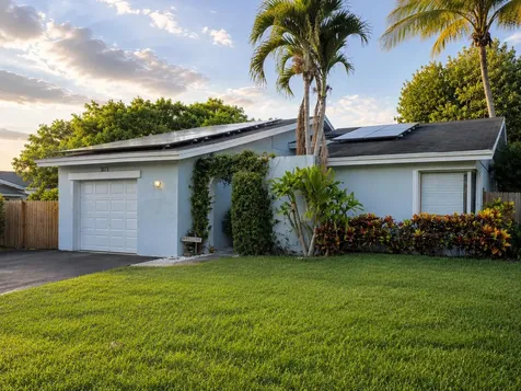 3873 NW 2nd Court Deerfield Beach FL 33442
