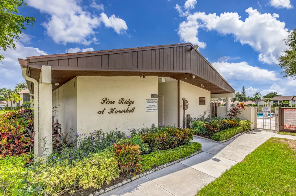 4821 Sable Pine Circle West Palm Beach FL 33417