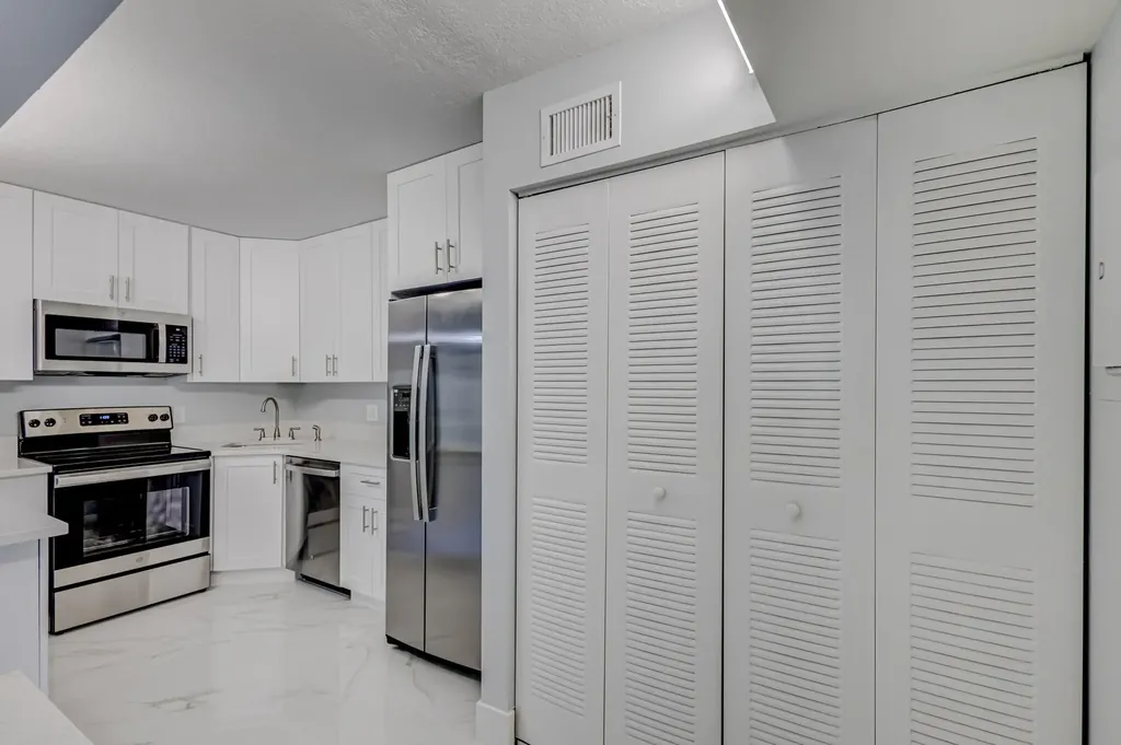 4821 Sable Pine Circle West Palm Beach FL 33417
