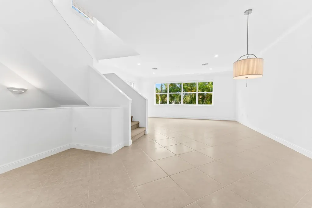 725 SW 4th Avenue Fort Lauderdale FL 33315