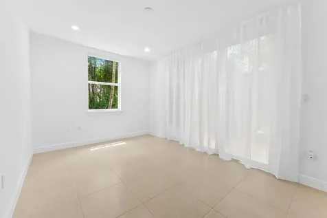 725 SW 4th Avenue Fort Lauderdale FL 33315