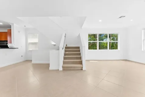 725 SW 4th Avenue Fort Lauderdale FL 33315