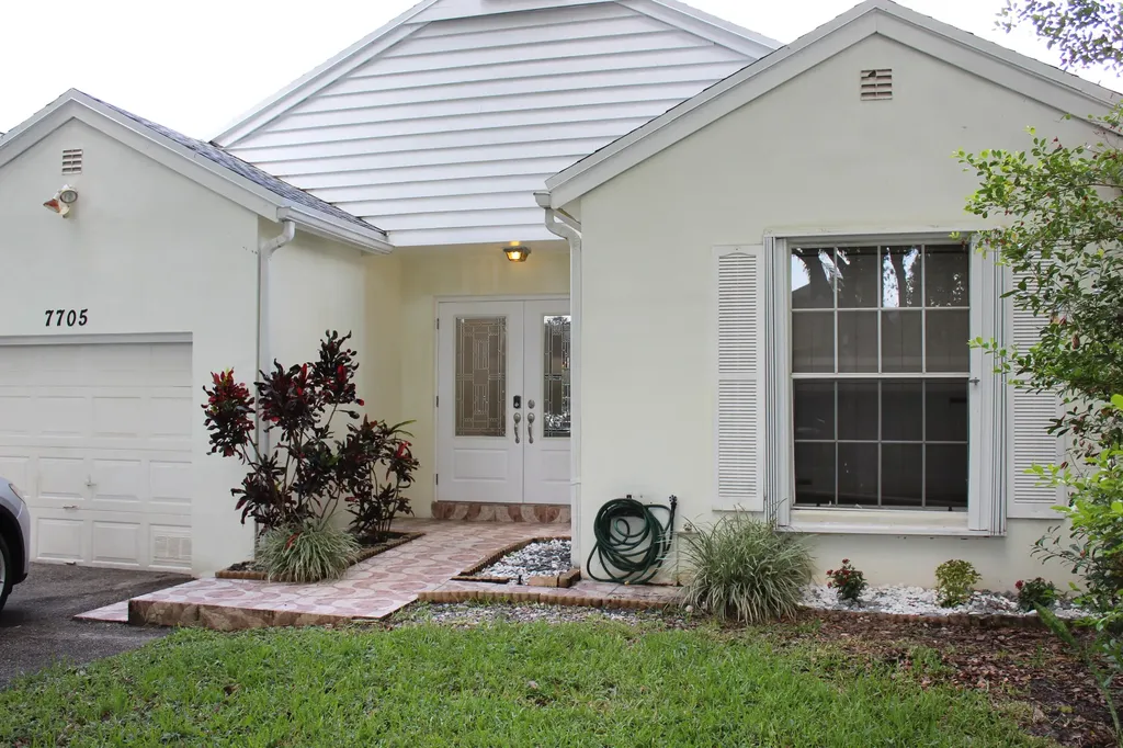 7705 Forest Green Lane Boynton Beach FL 33436