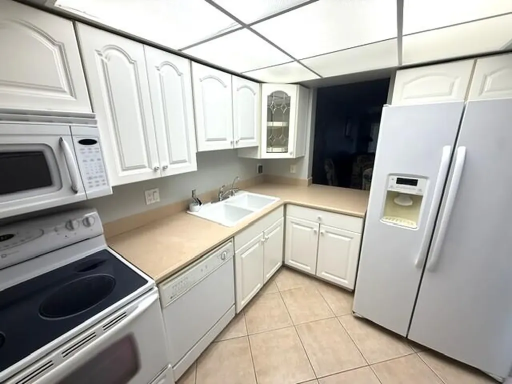10040 Meridian Way N Palm Beach Gardens FL 33410