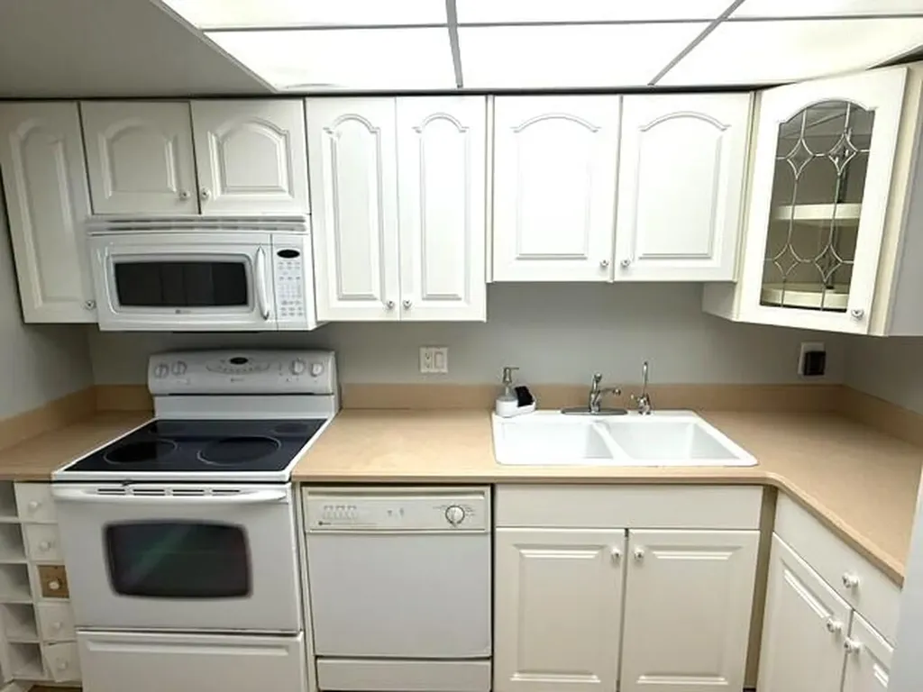 10040 Meridian Way N Palm Beach Gardens FL 33410