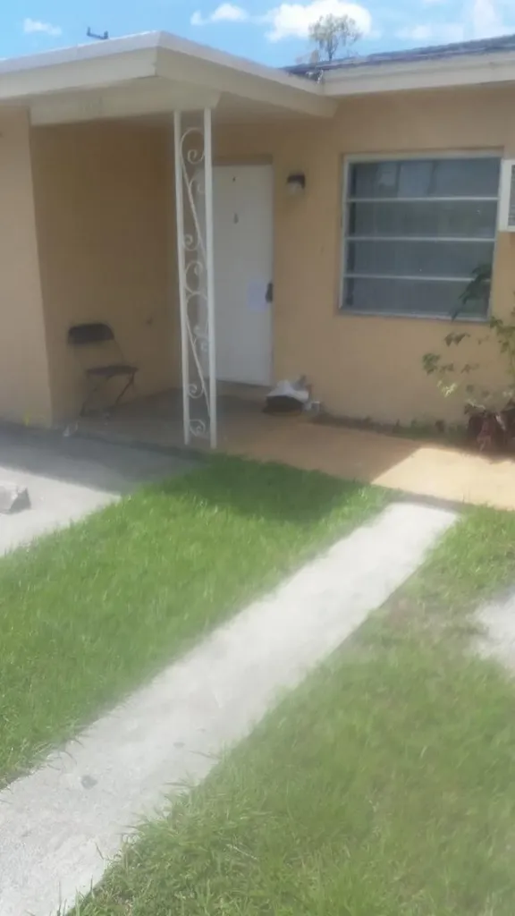5918 N Wiley Street N Hollywood FL 33023