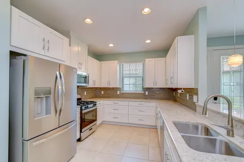 8433 Alberata Vista Drive Tampa FL 33647