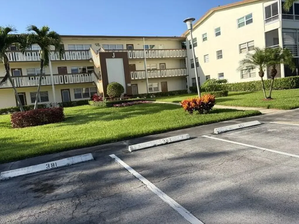 381 Mansfield J Boca Raton FL 33434