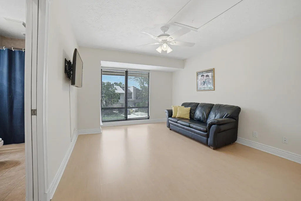 6024 Glendale Drive Boca Raton FL 33433