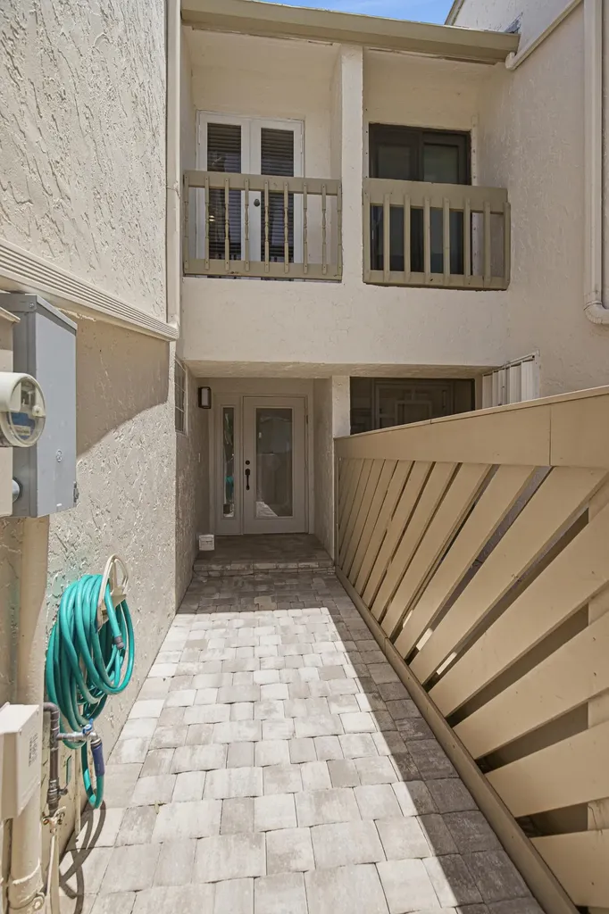6024 Glendale Drive Boca Raton FL 33433