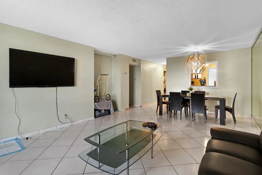 408 NW 68th Avenue Plantation FL 33317