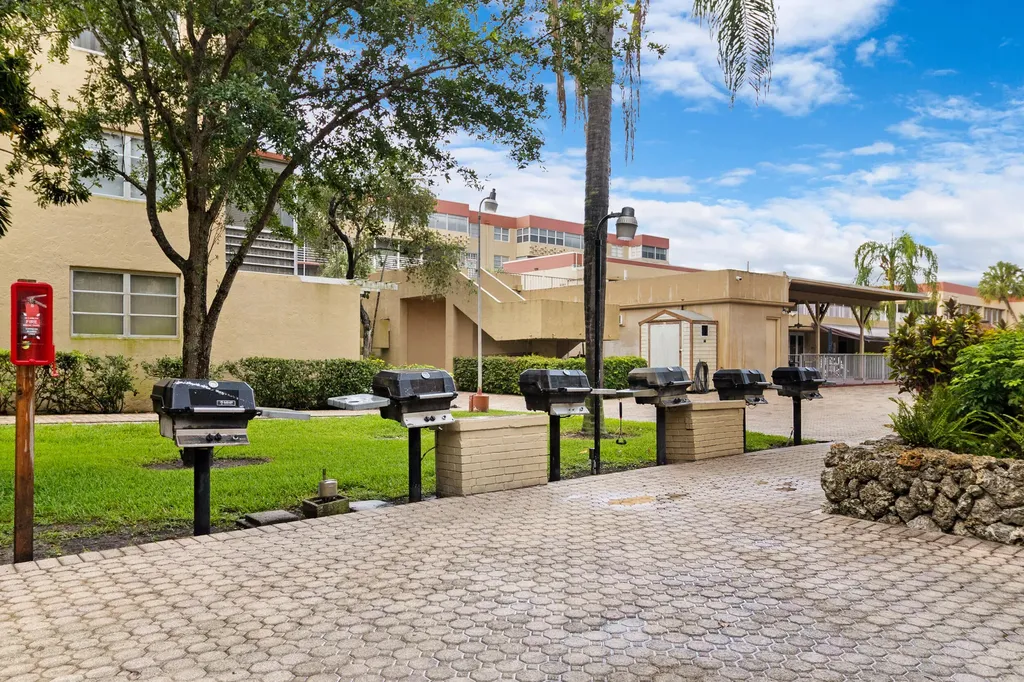 408 NW 68th Avenue Plantation FL 33317