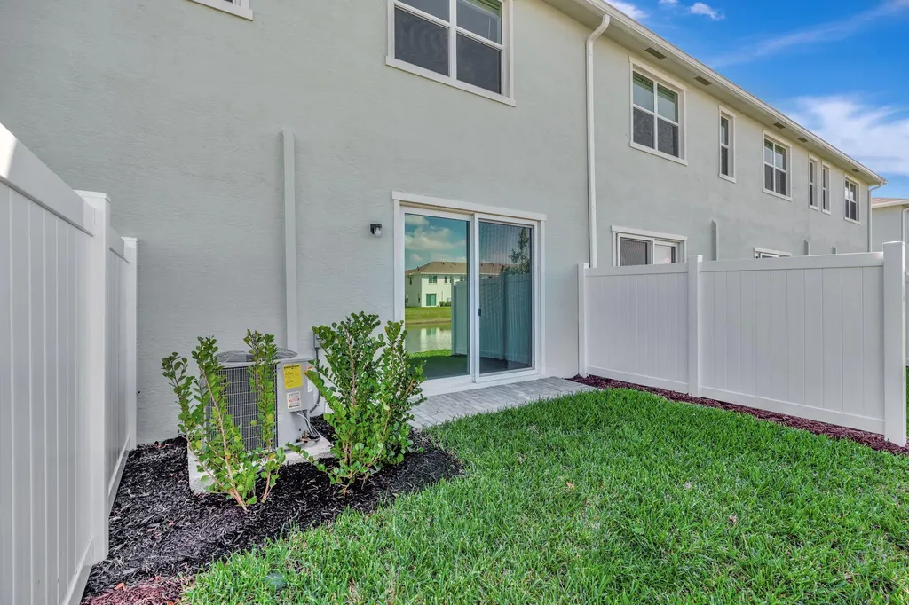 539 SE Rivergrass Street Port St Lucie FL 34984